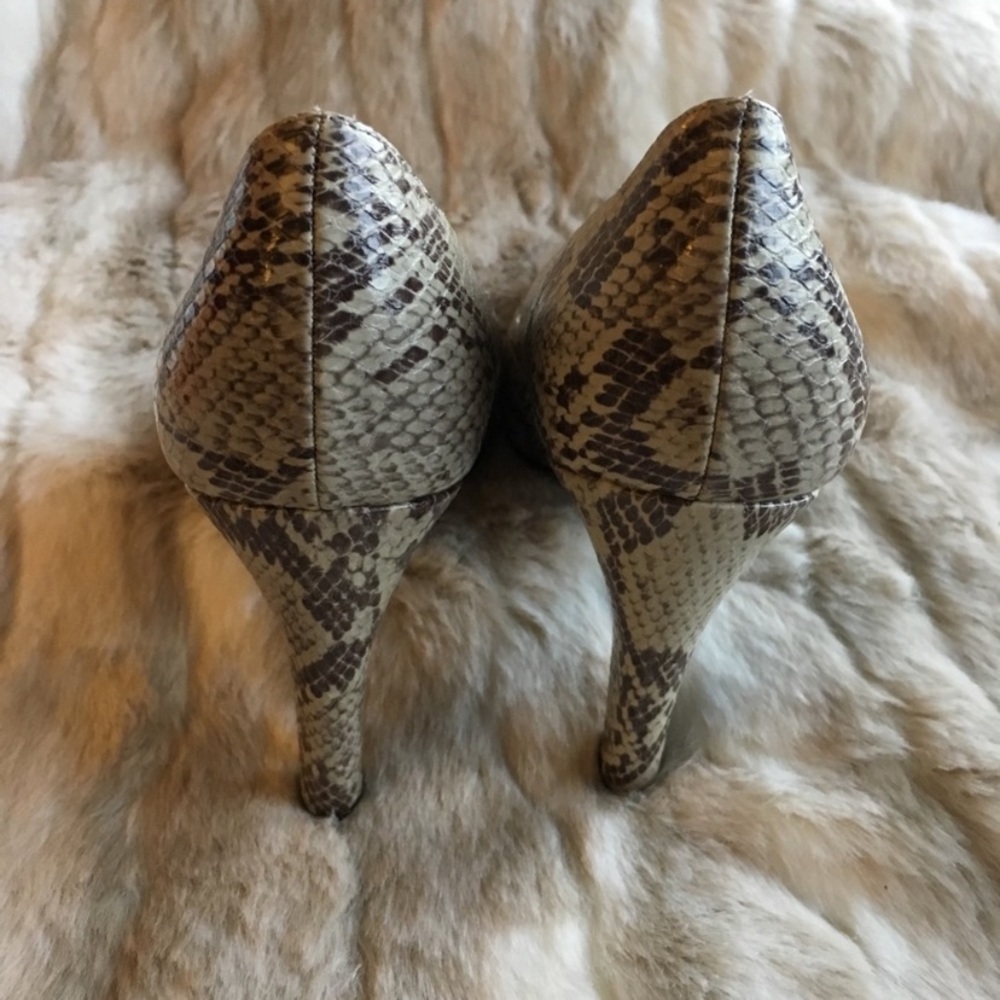 Sam Edelman 'Sadi' Pumps in Grey Python - Picture 7 of 8